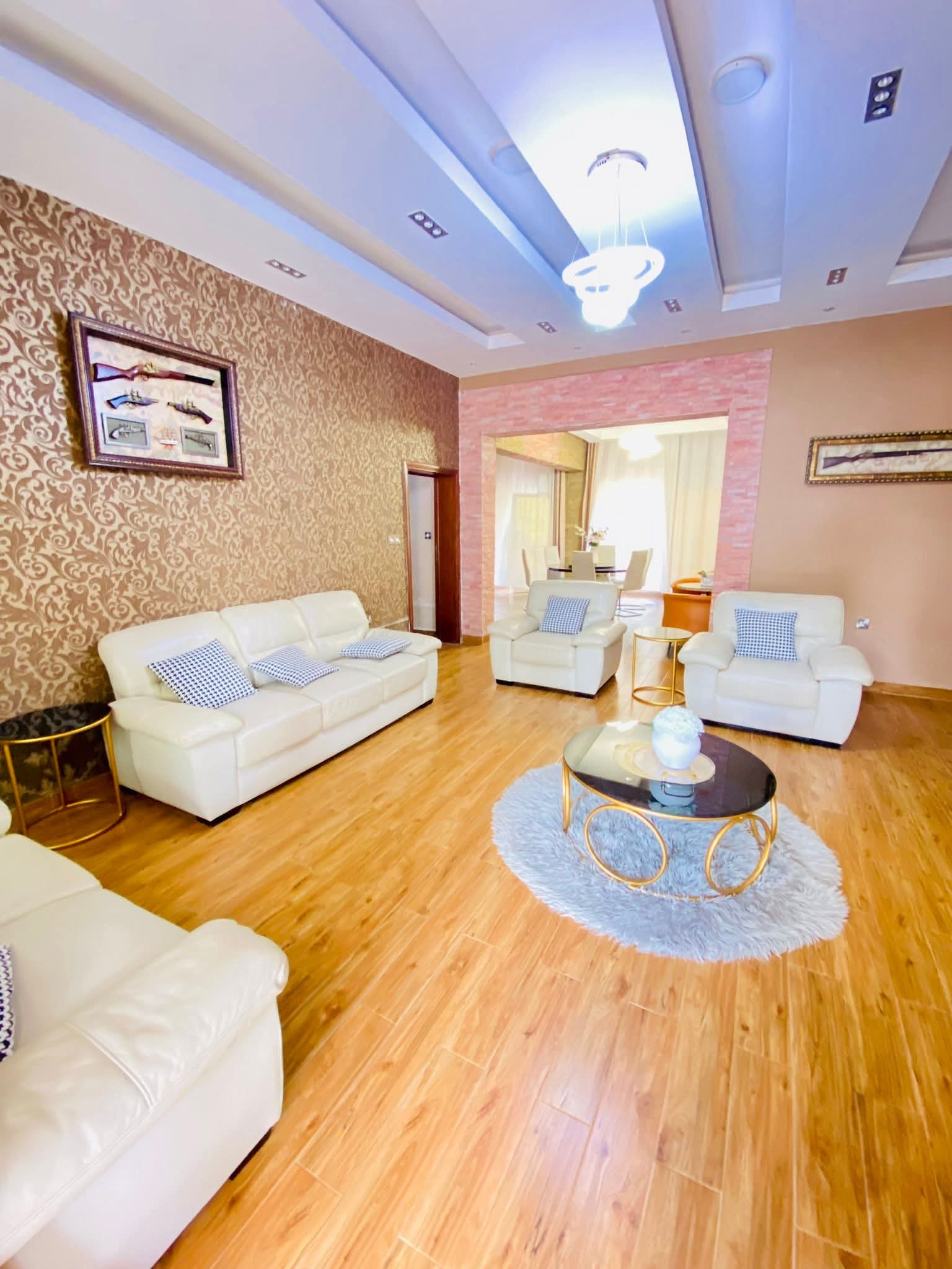 Gallery image 7